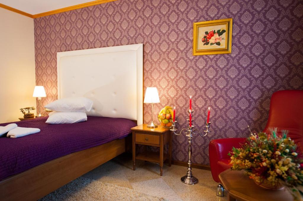 Hotel Dbh Bukarest Zimmer foto