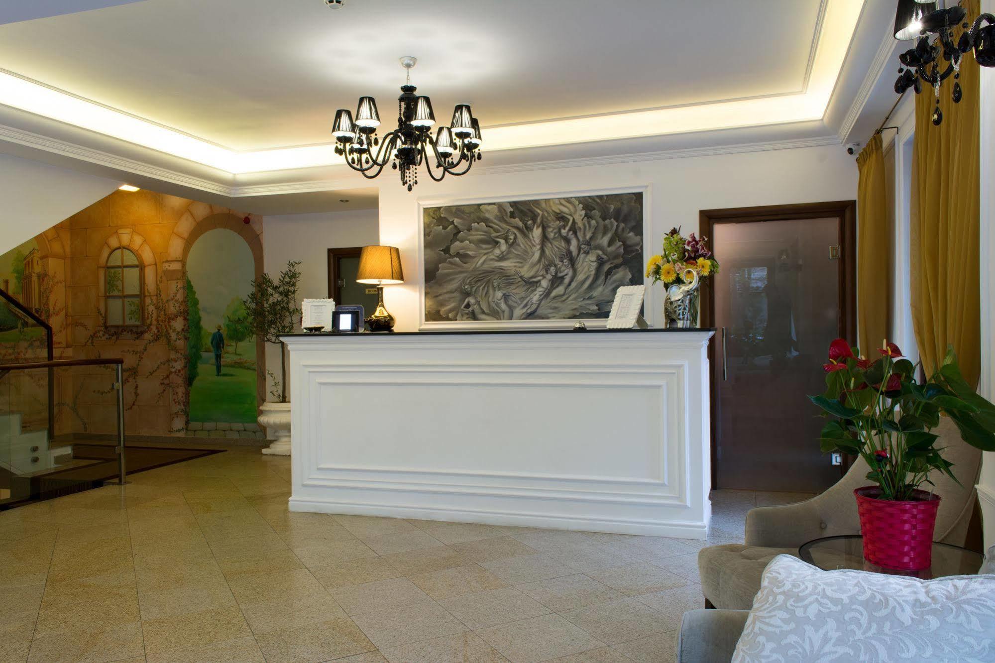 Hotel Dbh Bukarest Exterior foto